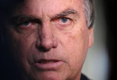 Bolsonaro chega à Polícia Federal para prestar depoimento sobre plano golpista