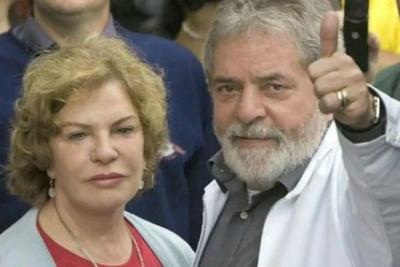 Ex-primeira-dama Marisa Letícia continua internada em coma induzido
