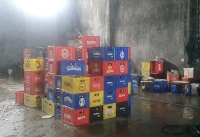 Polícia fecha fábrica de cerveja falsa no Paraná