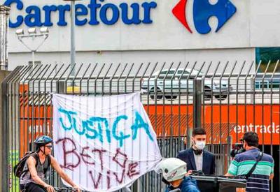 Procon notifica Carrefour e pede explicação após novo caso de racismo
