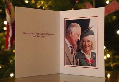 Família real divulga primeiro cartão de Natal do rei Charles III