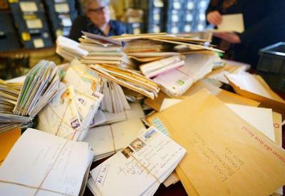 Família real recebe mais de 50 mil cartas pela morte de rainha Elizabeth