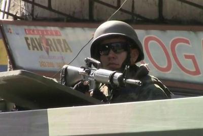 Forças Armadas retornam à Rocinha para apoio em operação da PM
