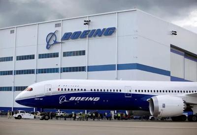 CEO da Boeing reconhece erro após incidente com avião da Alaska Airlines