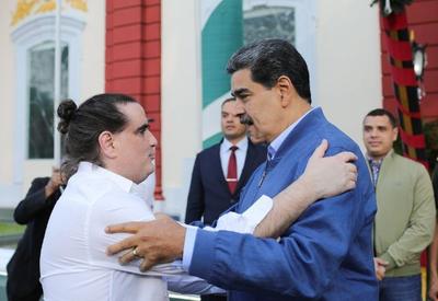 EUA libertam aliado de Maduro em troca de 10 prisioneiros norte-americanos