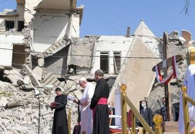 "A paz é mais forte que a guerra", diz Francisco em Mosul