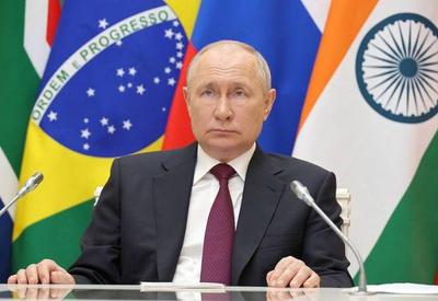 No Brics, Putin volta a criticar Ocidente e defende guerra na Ucrânia