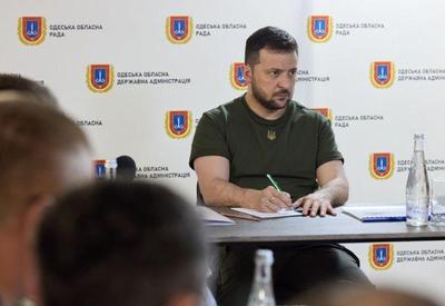 Parlamento da Ucrânia veta livros e músicas russas no país