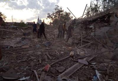 Autoridades ucranianas pedem que civis abandonem região de Donbass