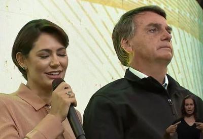 Bolsonaro e Michelle participam de culto evangélico em Minas Gerais