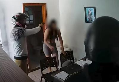 Ladrões invadem residência e fazem "roleta-russa" contra pai e filha