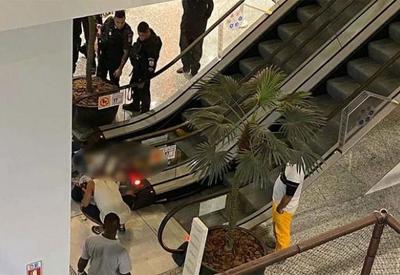 Homem é morto a tiros na escada rolante de shoppingo no Rio 