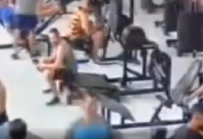 Aparelho de academia cai sobre aluno no Ceará; veja vídeo