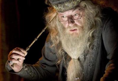 Morre Michael Gambon, ator de Dumbledore na franquia Harry Potter, aos 82 anos