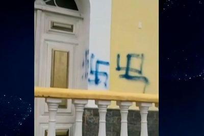 Igreja é pichada com símbolo nazista no Rio de Janeiro