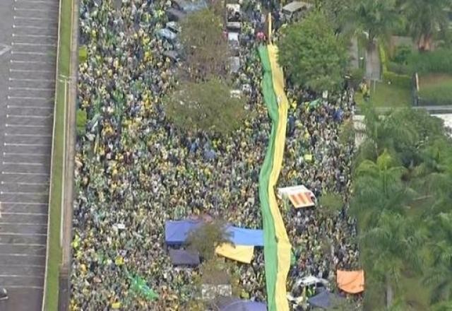 Protestos de apoiadores de Bolsonaro são registrados pelo país