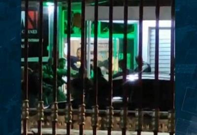 Assaltantes fazem seis reféns durante arrastão na Penha, no RJ