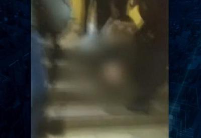 Seguranças arrastam mulher para fora de casa de shows em Anápolis (GO)