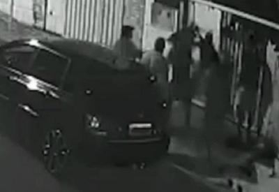 Agressor usa macaco hidráulico durante briga de vizinhos