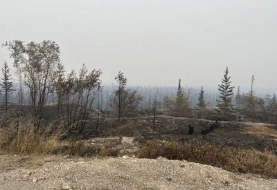 Incêndios florestais forçam evacuação de 20 mil pessoas no norte do Canadá