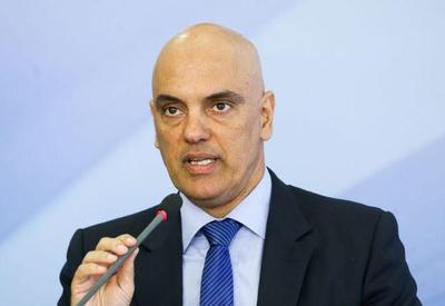 Moraes prorroga inquérito contra Bolsonaro por associar vacina à Aids