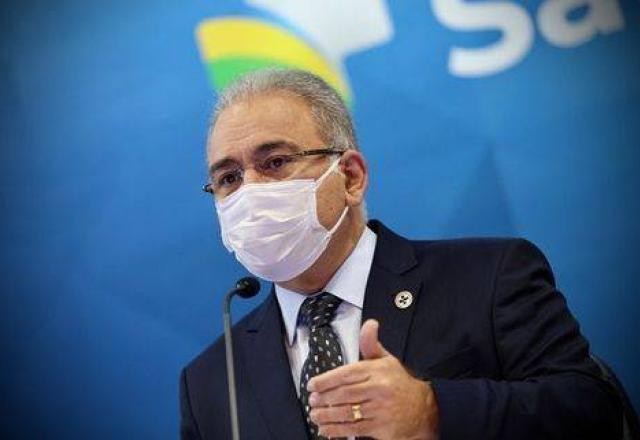 Ministro da Saúde diz que há "excesso de vacina" no Brasil