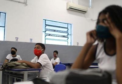 Serra Negra e Londrina voltam a exigir uso de máscaras em escolas