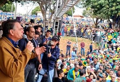 Em campanha, Bolsonaro faz apelo para "virar voto" em São Paulo