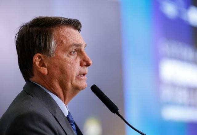 Bolsonaro tem até 2ª para provar ao TSE falas sobre fraude nas eleições