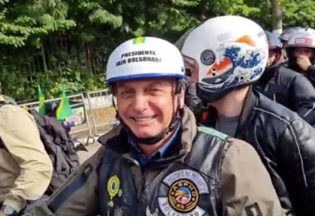 Governo de SP multa Bolsonaro por não usar máscara em "motociata"