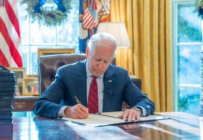 Novo lote de documentos confidenciais são descobertos com Biden