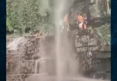 Alerta: jovem morre após bater a cabeça ao pular em cachoeira