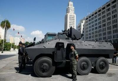 Justiça manda suspender compra de veículos blindados pelo Exército