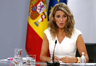 Ministra da Espanha propõe "herança universal" de R$ 105 mil para jovens de 18 anos