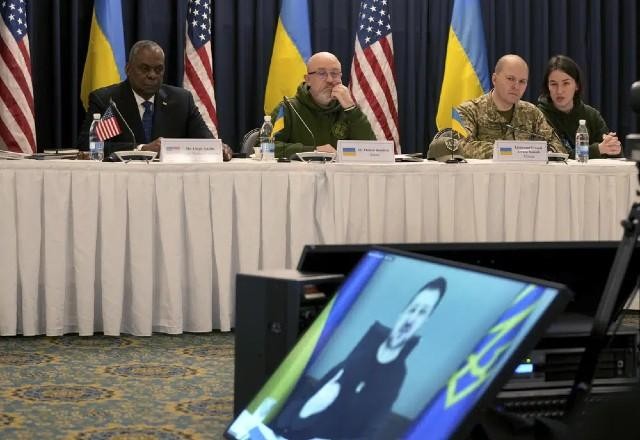 Reunião de aliados da Ucrânia termina sem acordo sobre envio de tanques