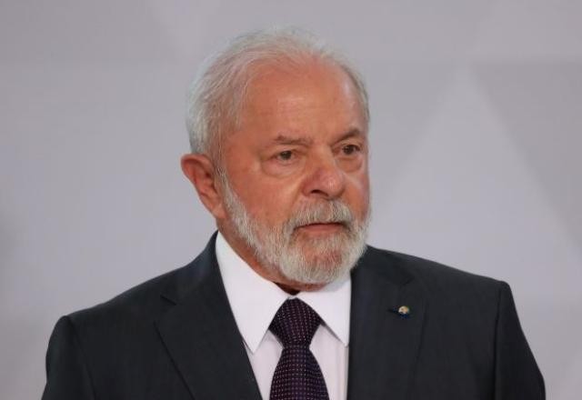 Sem base no Congresso e com projetos relançados, Lula chega aos 100 dias