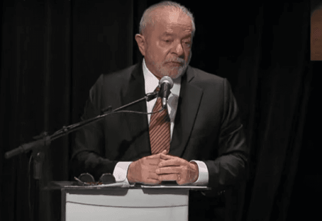 Lula sobre atos golpistas: "Revolta dos ricos que perderam as eleições"