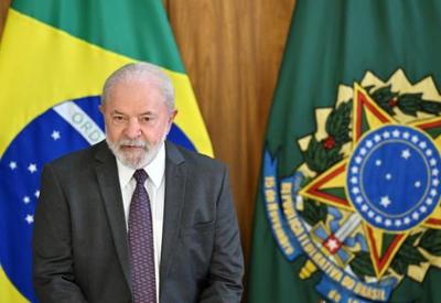 No Brasil, Lula vai lidar com cobrança por Ministério do Turismo
