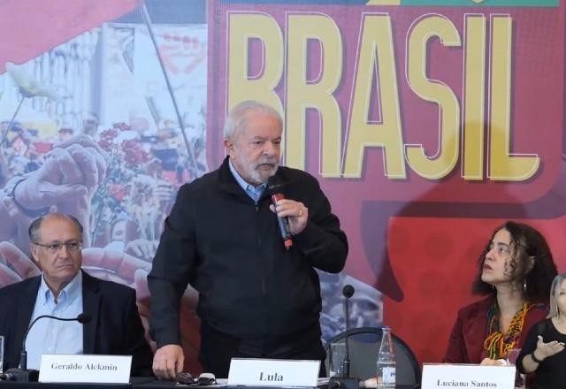 Homem invade evento do PT em SP e chama Lula de "corrupto"