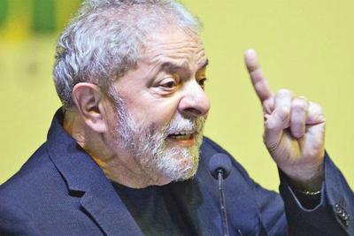 Lula é condenado a 12 anos e 11 meses de prisão por corrupção