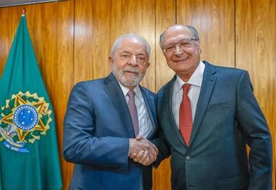 Alckmin responde cobrança de Lula com meme de desenho animado: “Pé na tábua”