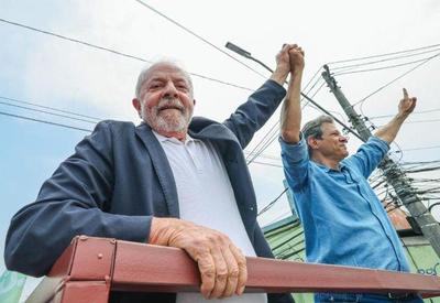 Após debate, Lula retoma campanha em caminhada em São Paulo