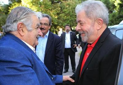 Lula viaja ao Uruguai nesta 4ª para encontro com Lacalle Pou e Mujica