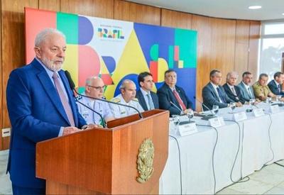 SBT News na TV: Copom anuncia 3º corte na Selic; Lula confirma Forças Armas em portos a aeroportos