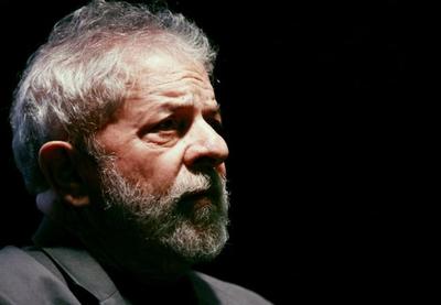 Lula tem pena reduzida no caso do triplex em Guarujá