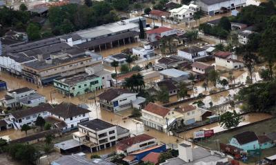 Ida do governo à Santa Catarina "intensifica ações" de apoio contra chuvas, diz ministro