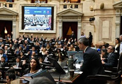 Câmara da Argentina aprova Lei de Bases de Milei