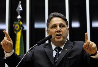MP denuncia policial por tortura contra o ex-governador Garotinho