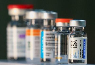 FDA autoriza dose de reforço de vacinas da Moderna e Johnson & Johnson
