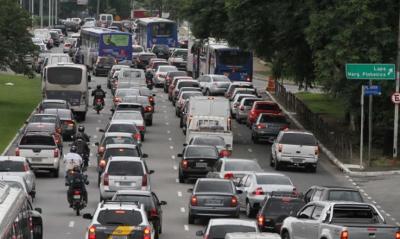 Cerca de 1,4 milhão de veículos do Rio de Janeiro estão com IPVA atrasado; saiba como regularizar 